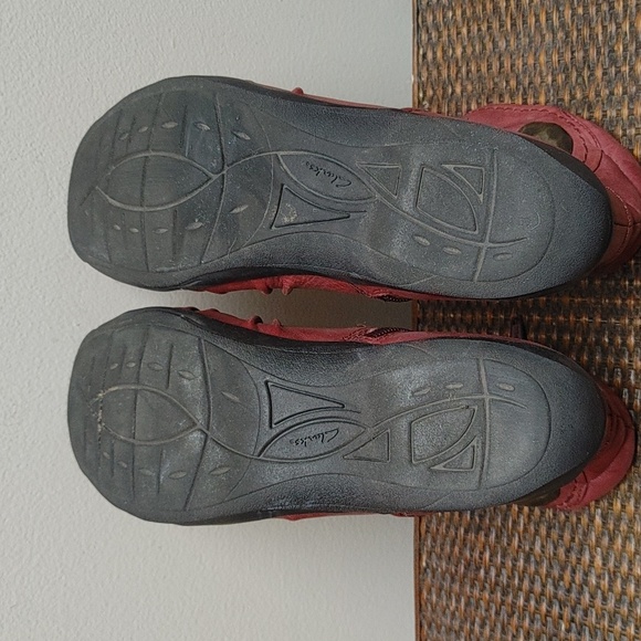Clarks Artisan Ankle Boots Wine Color Size 6 - Picture 6 of 14